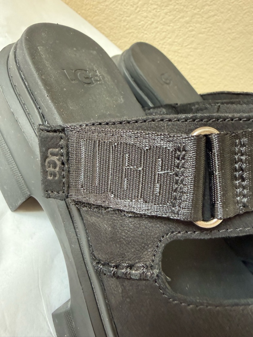 UGG Ashton Slide Platform Sandals Black Suede Size 9 EUC - Picture 3 of 14